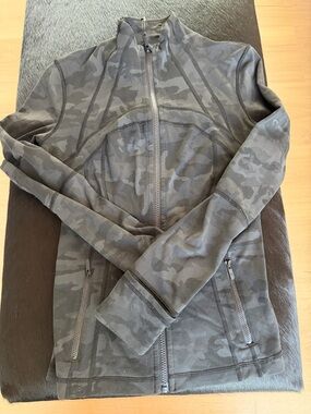 lululemon athletica Women's Black Camo Utility Jacket